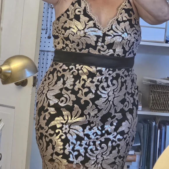 Elegant Black and Gold Lace Evening Gown By VENUS sz 16, NEW! - Picture 2 of 10